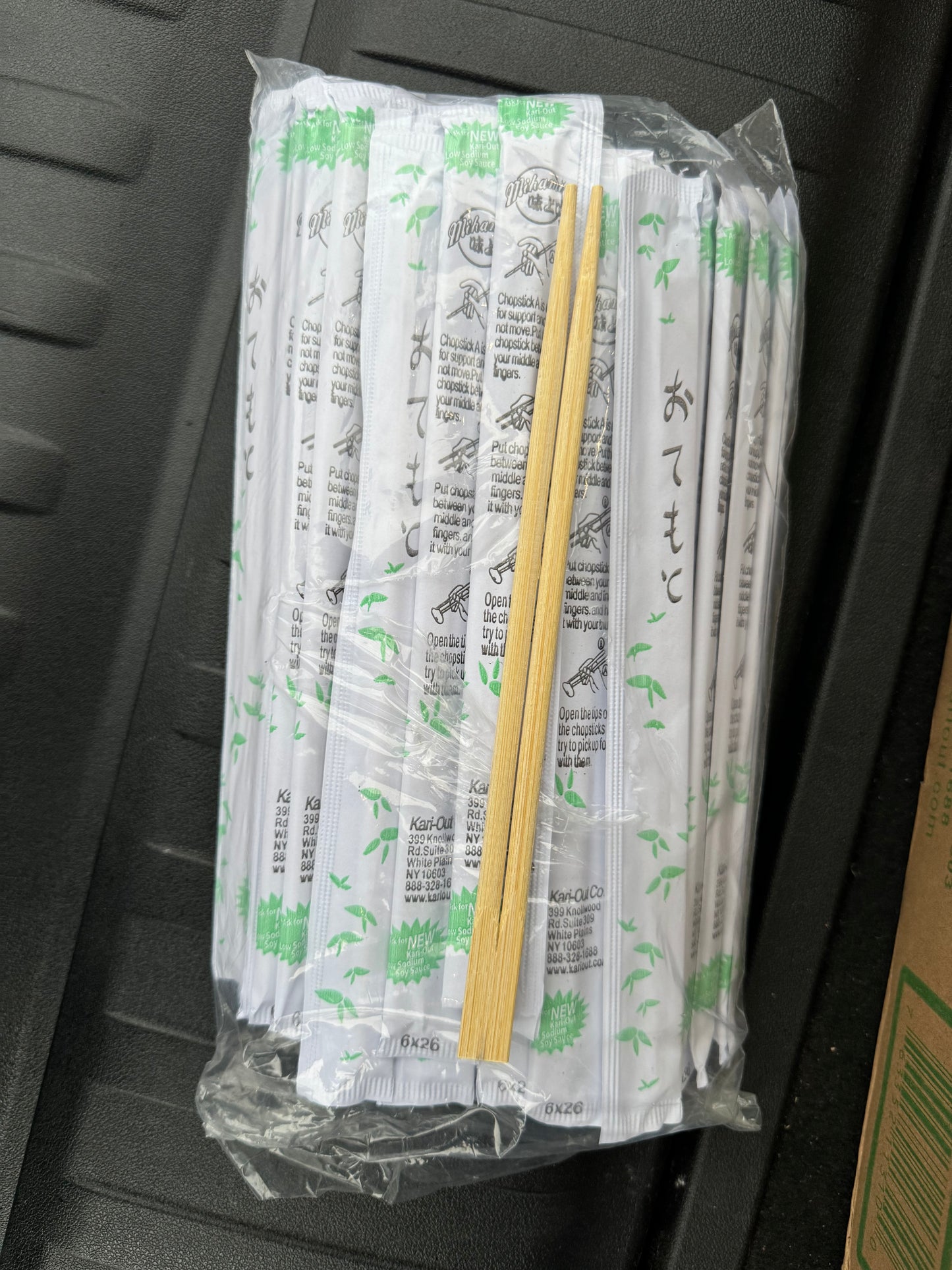 Lot of 1300 chopsticks